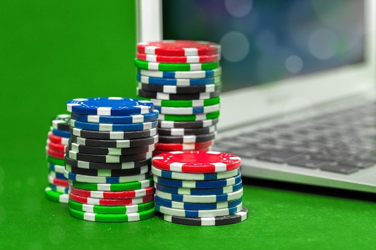 Meja dealer langsung run113 menampilkan permainan blackjack dengan studio multi-kamera berkualitas tinggi